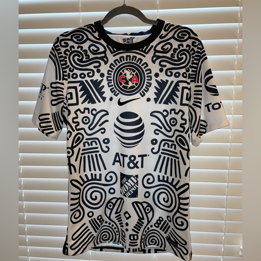 Nike Dri-Fit Club America women’s soccer jersey size Medium, like new